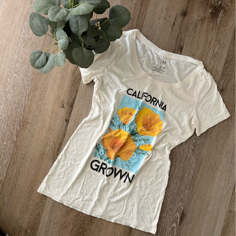 Nordstrom Graphic T-shirt Size Medium Nwot